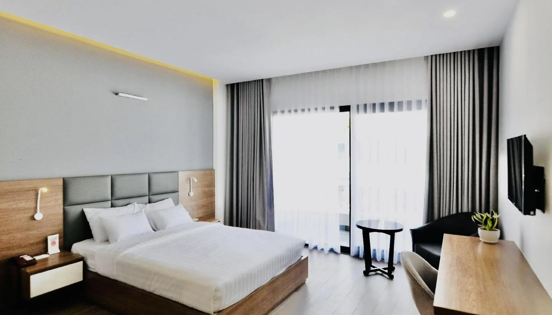 ***  Royal Dragon Boutique Hotel Tan Binh Ho Chi Minh City Vietnam