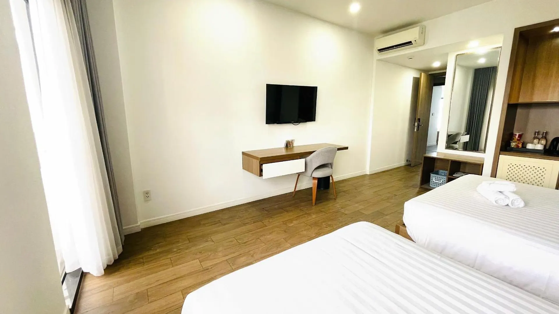 Royal Dragon Boutique Hotel Tan Binh Ho Chi Minh City 3*,  Vietnam