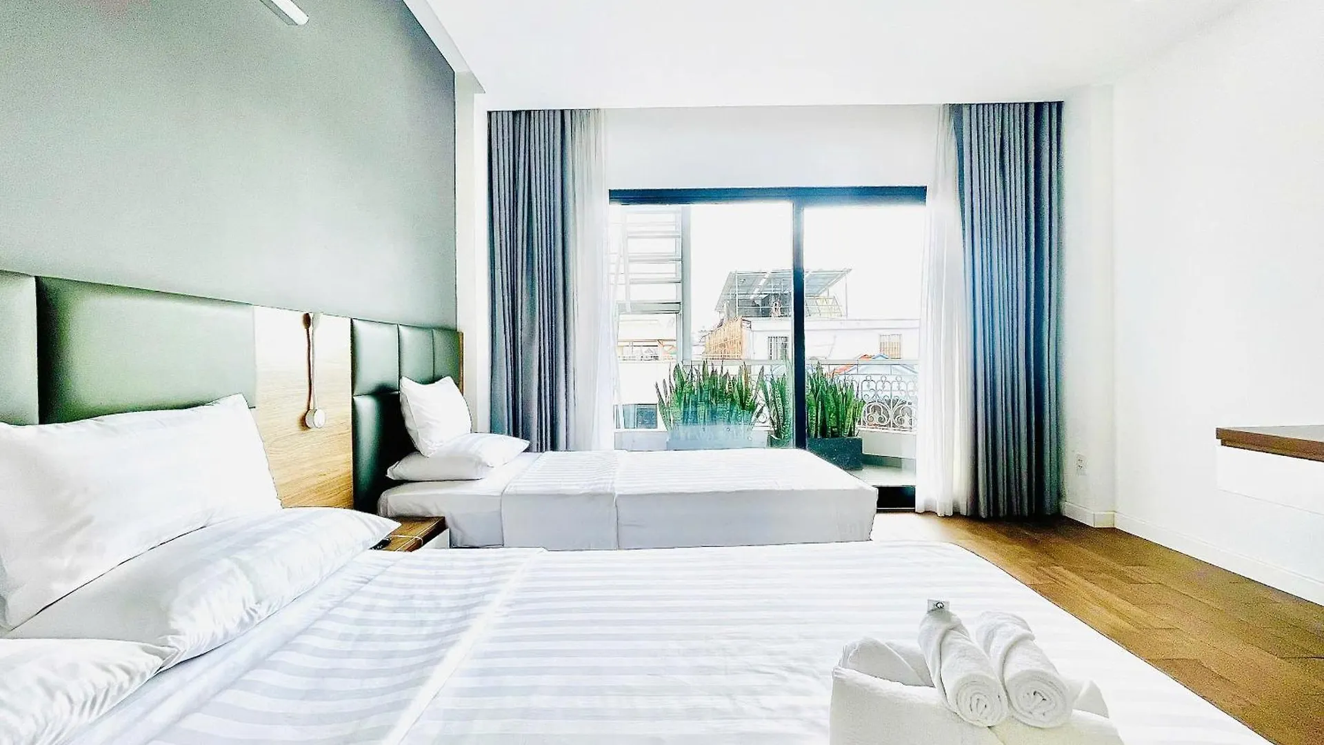 Royal Dragon Boutique Hotel Tan Binh Ho Chi Minh City