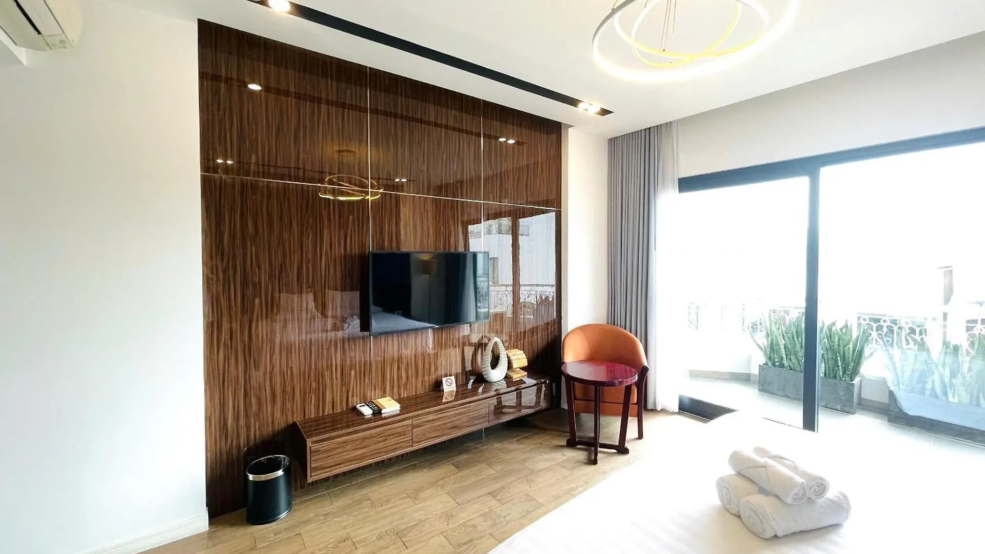 Royal Dragon Boutique Hotel Tan Binh Ho Chi Minh City