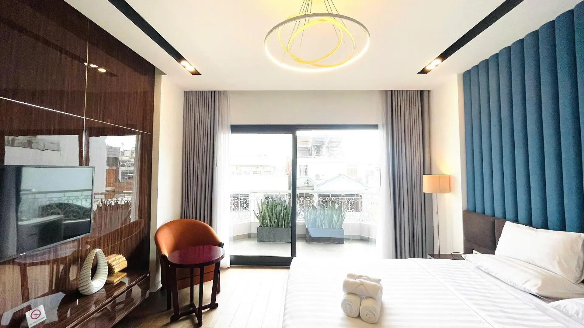 Royal Dragon Boutique Hotel Tan Binh Ho Chi Minh City