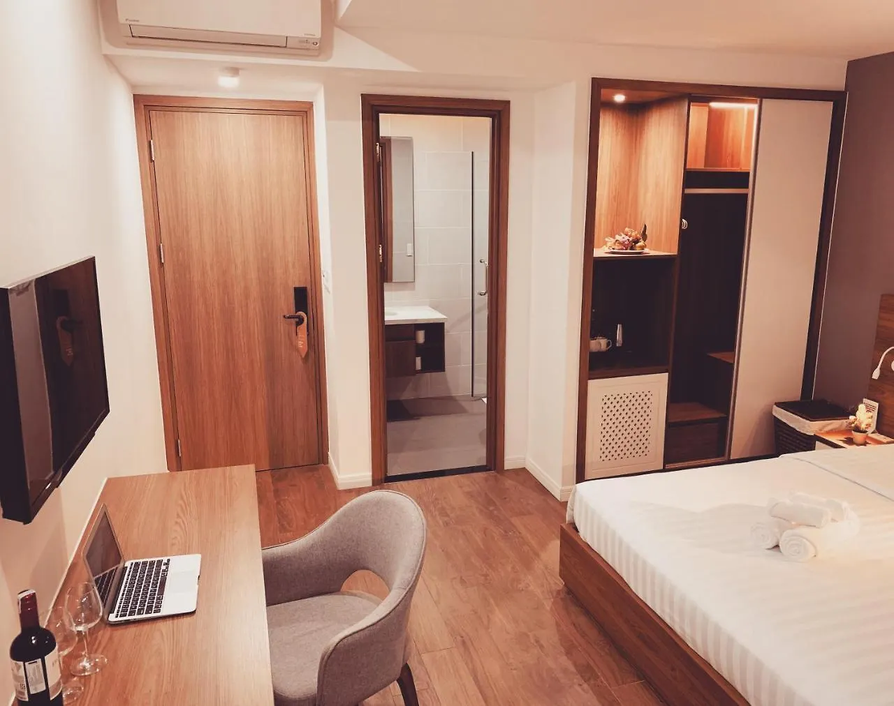 ***  Royal Dragon Boutique Hotel Tan Binh Ho Chi Minh City Vietnam