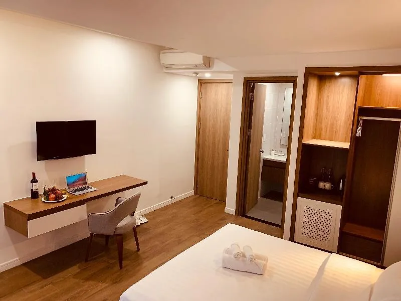 Royal Dragon Boutique Hotel Tan Binh Ho Chi Minh City 3*,